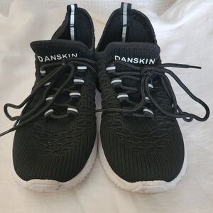 Danskin Shoes Women's Stunt Memory Foam Sz 8 Black White Vegan Lace-up Sneaker
